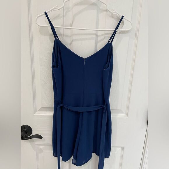 FORA Royal Navy Blue Belted Tie V Neck Romper Women’s Size S - Picture 3 of 8